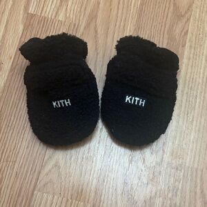 Kith Cozy Black Mittens for Kids
